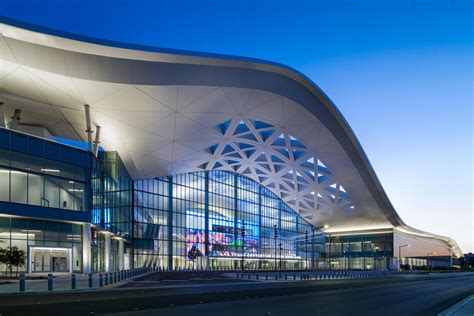 las vegas convention center entrance.